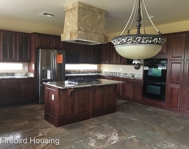 9641 W Pinnacle Vista Dr - Photo Thumbnail 1