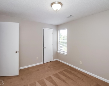 3476 Meadowlane Place Sw - Photo Thumbnail 13