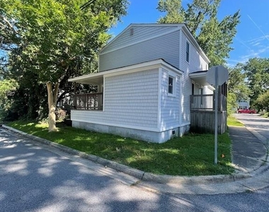 1053 Hugo Street - Photo Thumbnail 14