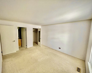 219 Hawthorne Court - Photo Thumbnail 7