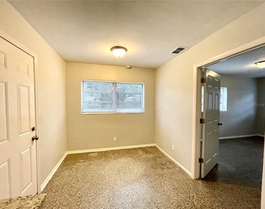 1505 E Genesee Street - Photo Thumbnail 9