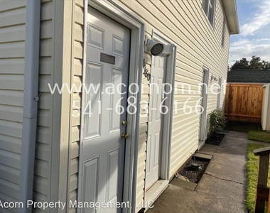 1180 Laurel St - Photo Thumbnail 6