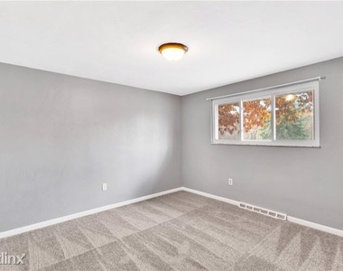 8494 R Lincoln Blvd - Photo Thumbnail 16