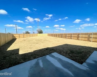 516 Alamo Ct - Photo Thumbnail 16