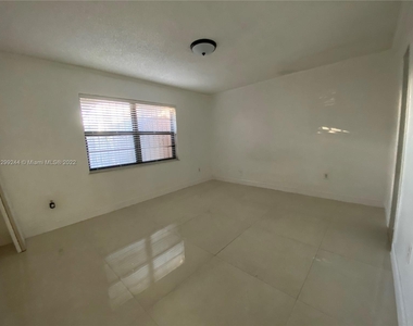 5056 Sw 144th Pl - Photo Thumbnail 4