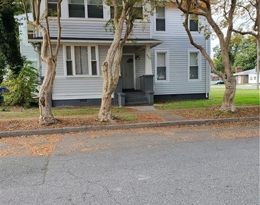 933 Oaklawn Avenue - Photo Thumbnail 2