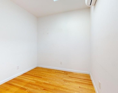 East 90 St & Lexington Ave *check out my virtual tour*  - Photo Thumbnail 2