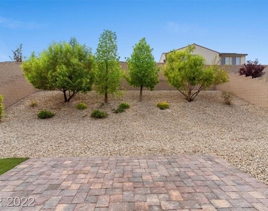 8115 Bear Canyon Street - Photo Thumbnail 17