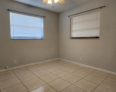 650 Sw 11 Drive - Photo Thumbnail 14