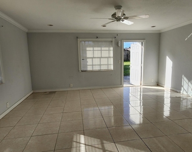 650 Sw 11 Drive - Photo Thumbnail 12