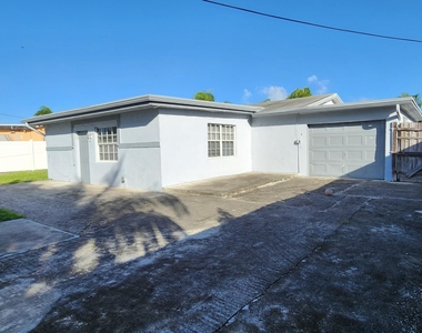 650 Sw 11 Drive - Photo Thumbnail 2