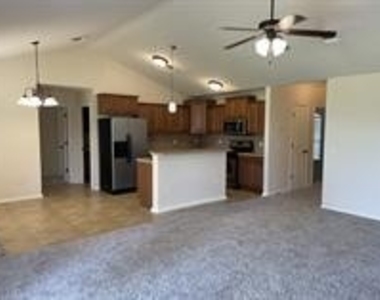 4500 Hunter Boulevard - Photo Thumbnail 4