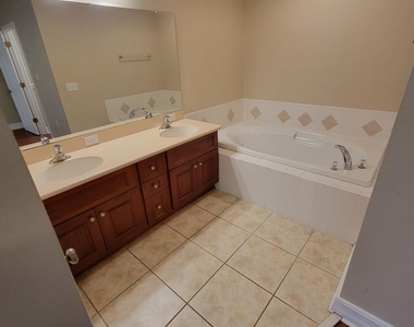 1521 Crescent Hills - Photo Thumbnail 20