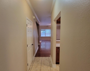 1521 Crescent Hills - Photo Thumbnail 1