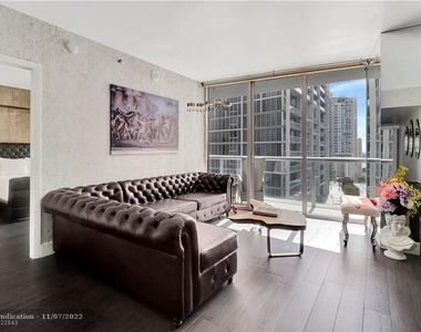 485 Brickell Ave - Photo Thumbnail 7