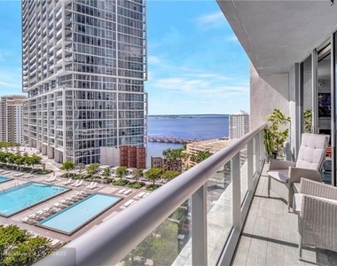 485 Brickell Ave - Photo Thumbnail 17