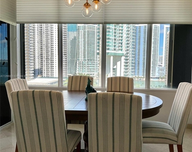 520 Brickell Key Dr - Photo Thumbnail 6