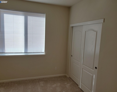 2703 Presidio Dr - Photo Thumbnail 5