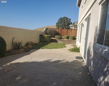 2703 Presidio Dr - Photo Thumbnail 25