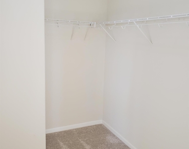 2703 Presidio Dr - Photo Thumbnail 20