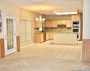 2422 Oakline Dr - Photo Thumbnail 10