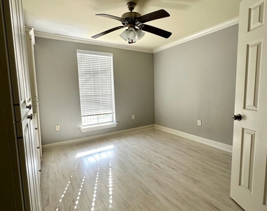 1290 Park Blvd. Unit 108 - Photo Thumbnail 10