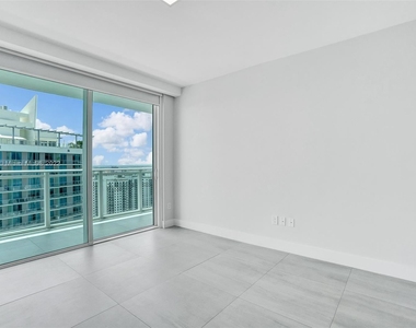 1080 Brickell Ave - Photo Thumbnail 9