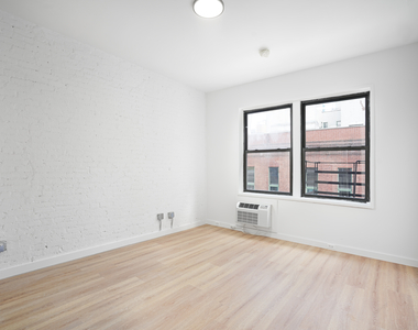 446 West 55th Street - Photo Thumbnail 4