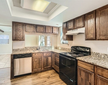 1810 Turnmill St Unit - Photo Thumbnail 4