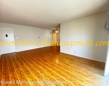 10206 Regent Street - Photo Thumbnail 3