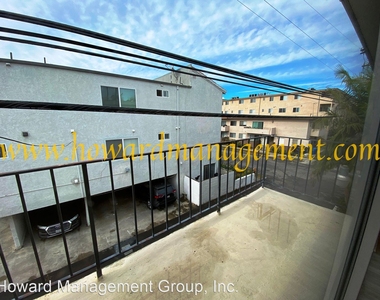 10206 Regent Street - Photo Thumbnail 2