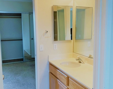 1215 B Natoma Way - Photo Thumbnail 17