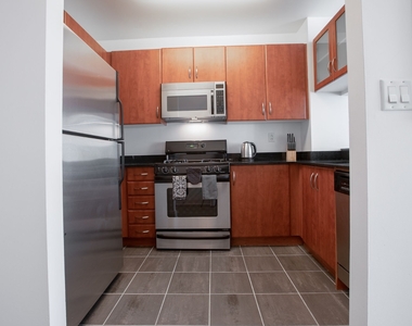 222 East 34th Street - Photo Thumbnail 7