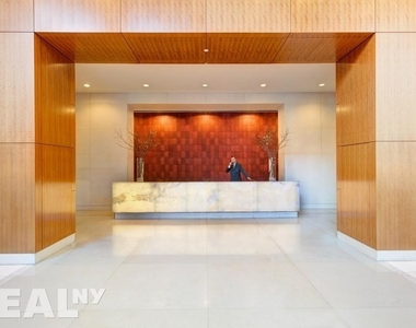 222 East 34th Street - Photo Thumbnail 17