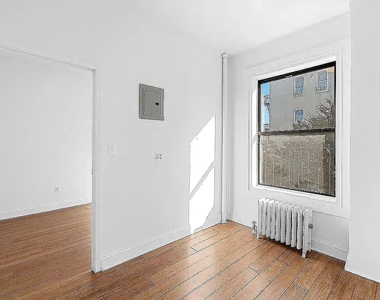 619 East 5th Street - Photo Thumbnail 3