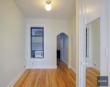 515 East 87th Street - Photo Thumbnail 2