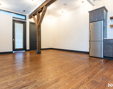 269 Meserole Street - Photo Thumbnail 1