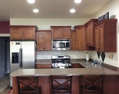 1008 N Shepard Creek Pkwy, Unit 3 - Photo Thumbnail 2