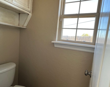 16812 Valderama Way - Photo Thumbnail 35