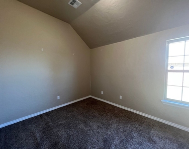 16812 Valderama Way - Photo Thumbnail 24