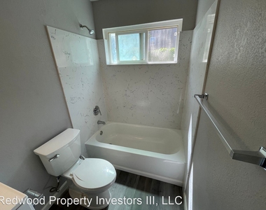 2512 Edison Avenue - Photo Thumbnail 8