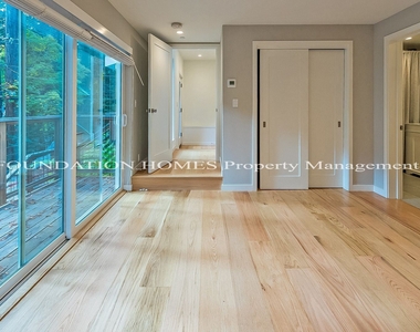 268 Madrone Ave - Photo Thumbnail 5