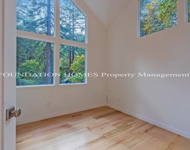 268 Madrone Ave - Photo Thumbnail 1