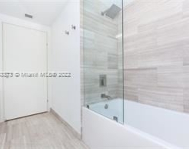 1300 Brickell Bay Dr Apt 1710 - Photo Thumbnail 6