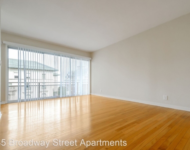 2235 Broadway Street - Photo Thumbnail 4