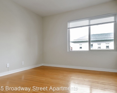 2235 Broadway Street - Photo Thumbnail 12