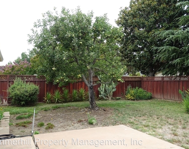 1457 Ravenswood Dr - Photo Thumbnail 10