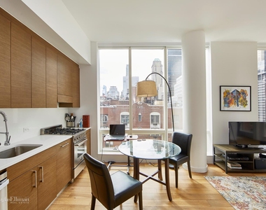 325 Lexington Ave - Photo Thumbnail 2