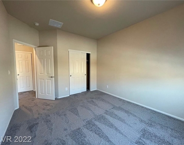 7565 Emerald Stars Avenue - Photo Thumbnail 23