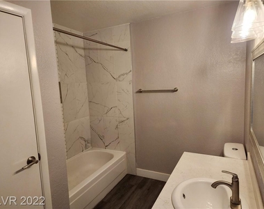 3750 Shirebrook Drive - Photo Thumbnail 8